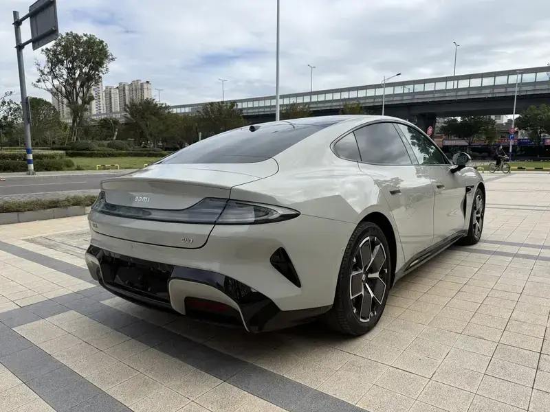 2024 Xiaomi SU7 с пробегом 38 000 км