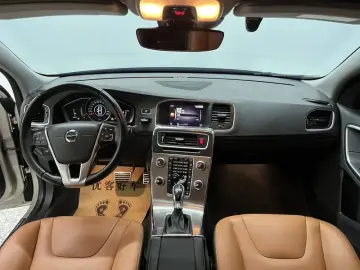 2019 Volvo S60 с пробегом 79 900 км