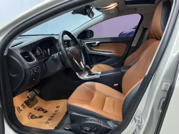 2019 Volvo S60 с пробегом 79 900 км