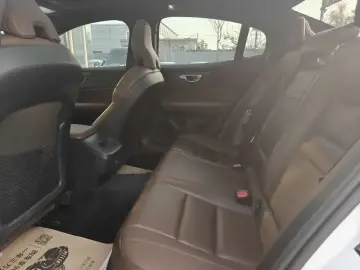 2021 Volvo S60 с пробегом 66 000 км