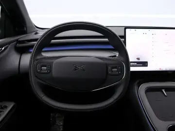 2025 Xpeng G7 с пробегом 100 км