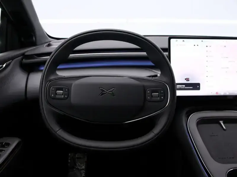 2025 Xpeng G7 с пробегом 100 км