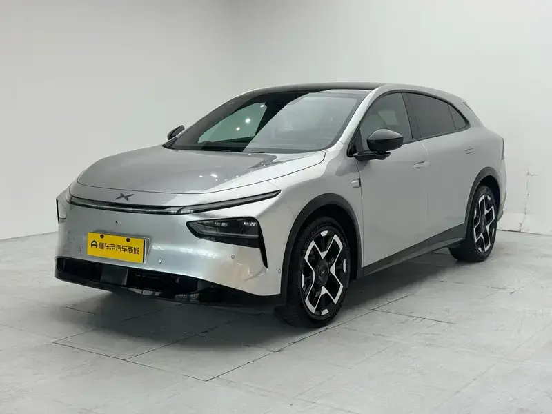 2025 Xpeng G7 с пробегом 100 км