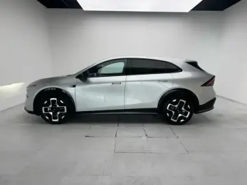 2025 Xpeng G7 с пробегом 100 км