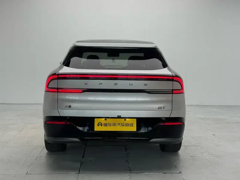 2025 Xpeng G7 с пробегом 100 км