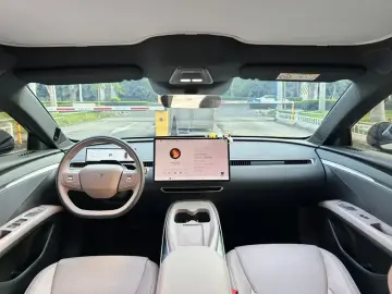 2025 Xpeng Mona M03 с пробегом 16 000 км