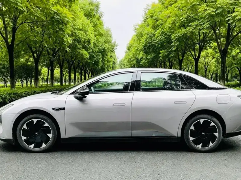 2025 Xpeng Mona M03 с пробегом 6 000 км