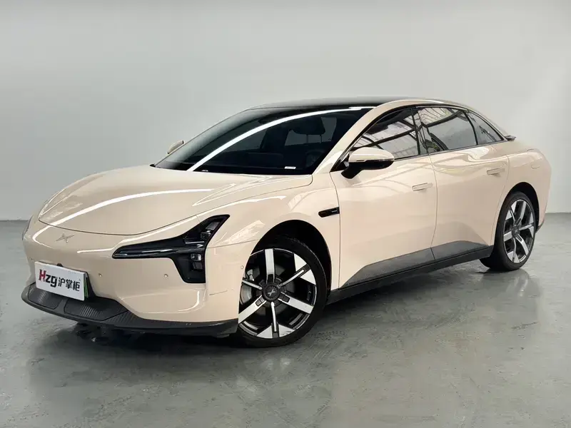 2024 Xpeng Mona M03 с пробегом 38 000 км