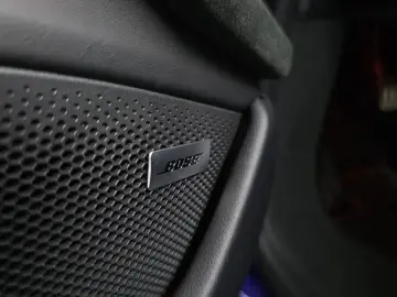 2025 Porsche Taycan с пробегом 6 929 км