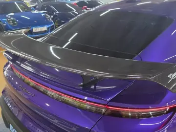 2025 Porsche Taycan с пробегом 6 000 км