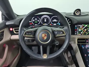 2025 Porsche Taycan с пробегом 5 557 км