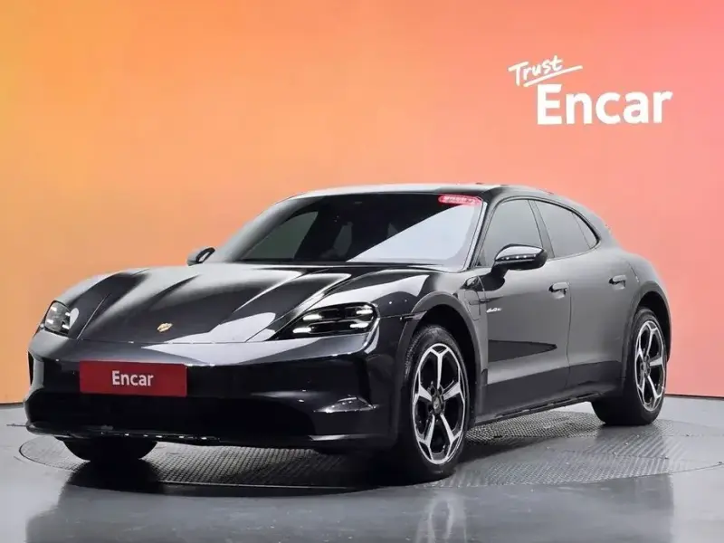 2025 Porsche Taycan с пробегом 19 957 км