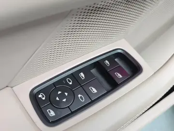 2025 Porsche Taycan с пробегом 5 557 км
