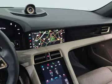 2025 Porsche Taycan с пробегом 5 557 км