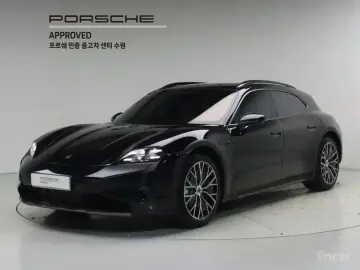 2025 Porsche Taycan с пробегом 9 400 км