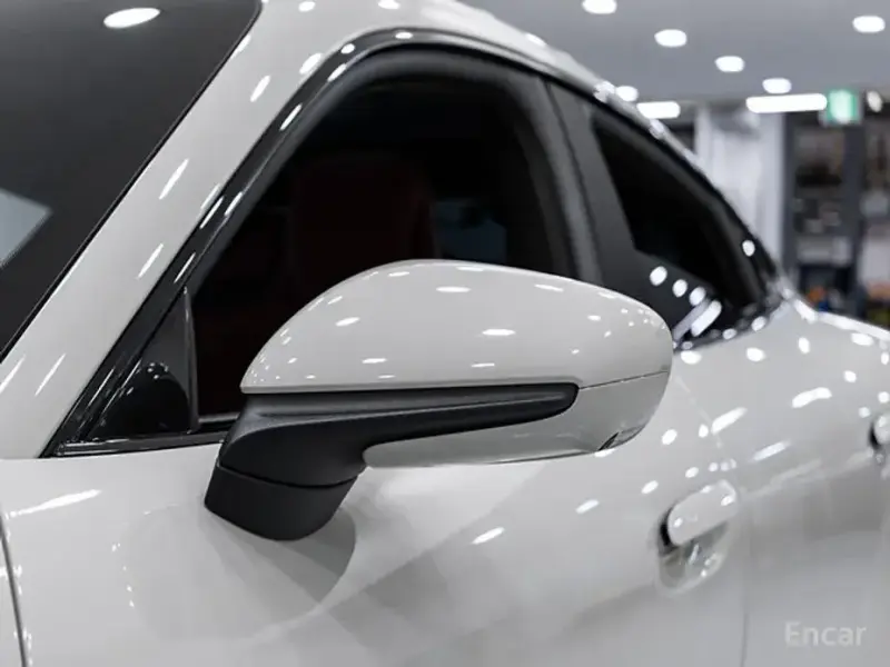 2024 Porsche Taycan с пробегом 35 430 км