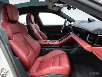 2024 Porsche Taycan с пробегом 35 430 км