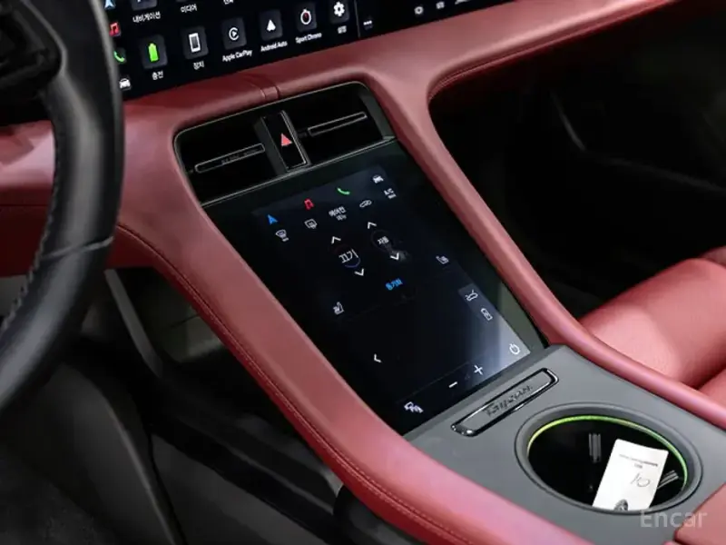 2024 Porsche Taycan с пробегом 35 430 км