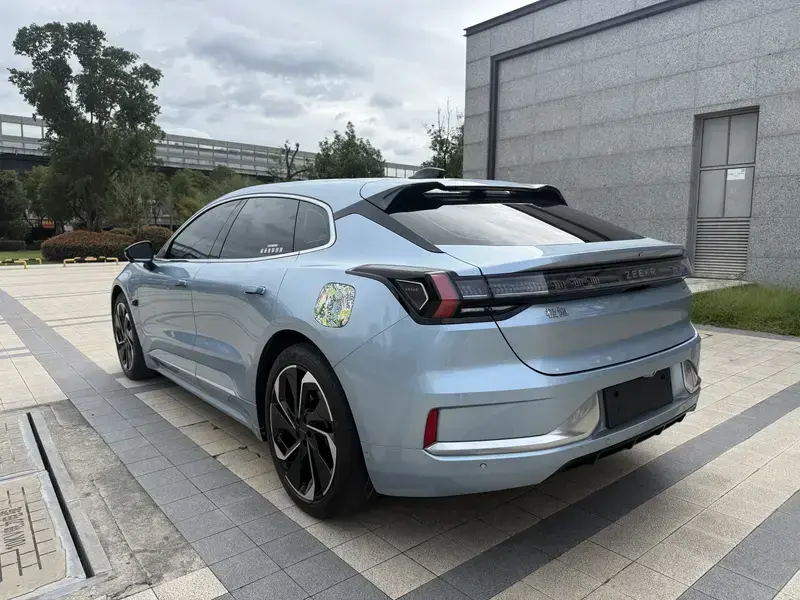 2022 Zeekr 001 с пробегом 60 000 км