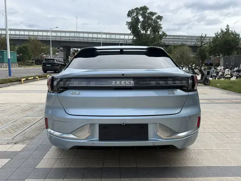2022 Zeekr 001 с пробегом 60 000 км