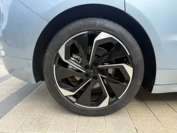 2022 Zeekr 001 с пробегом 60 000 км