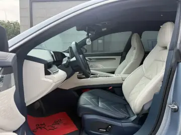2022 Zeekr 001 с пробегом 60 000 км