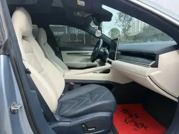 2022 Zeekr 001 с пробегом 60 000 км