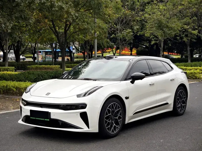 2025 Zeekr 001 с пробегом 45 000 км