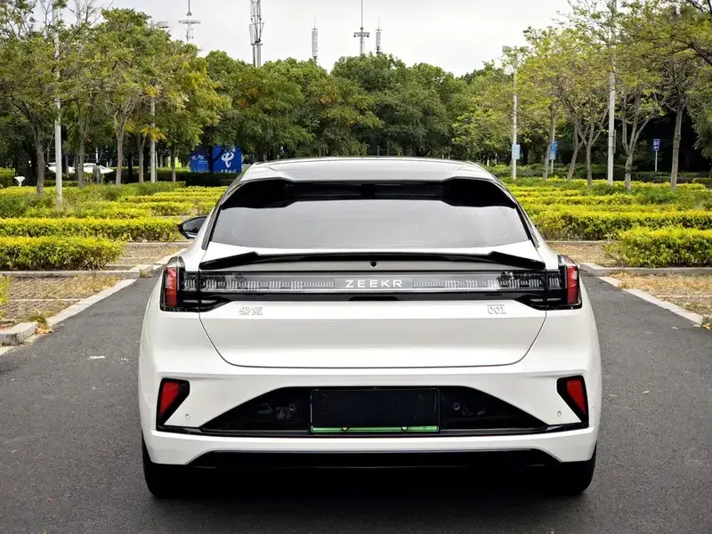 2025 Zeekr 001 с пробегом 45 000 км
