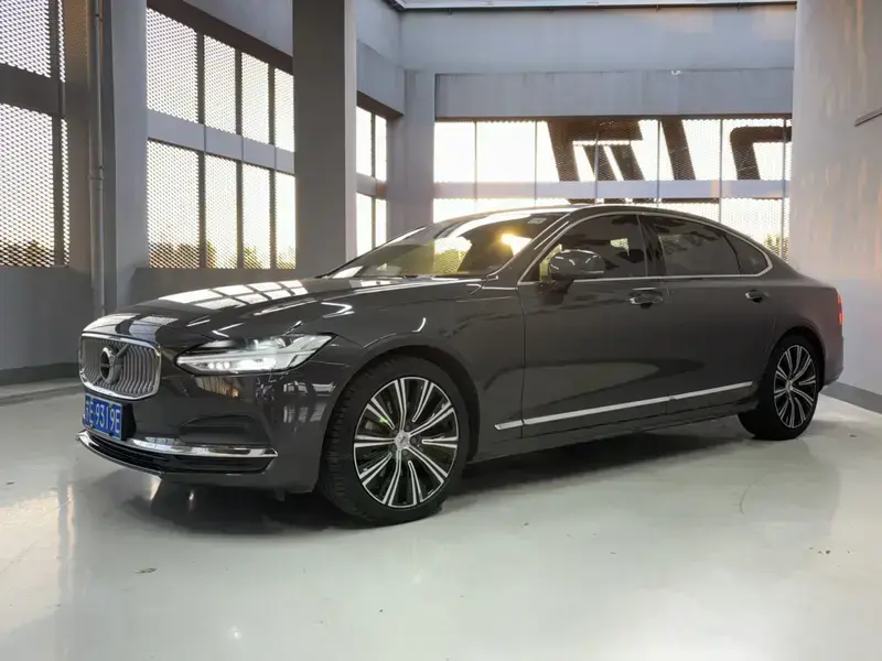 2022 Volvo S90 с пробегом 76 600 км