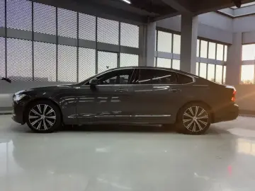2022 Volvo S90 с пробегом 76 600 км