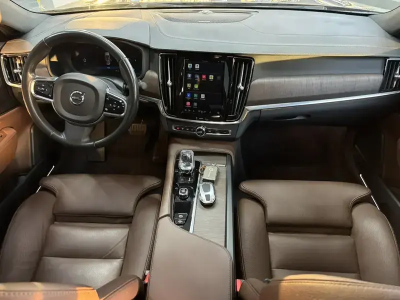 2022 Volvo S90 с пробегом 76 600 км