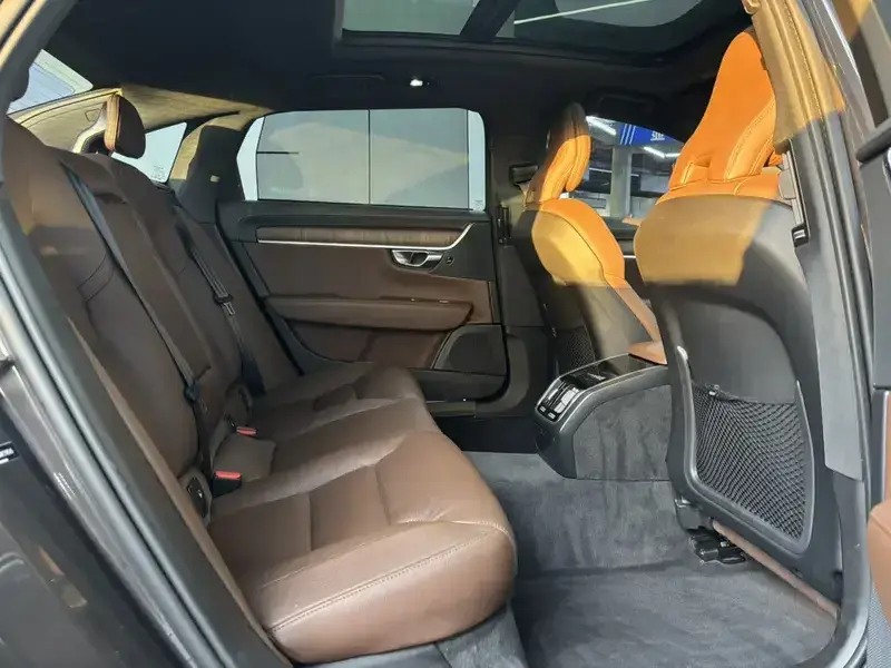 2022 Volvo S90 с пробегом 76 600 км