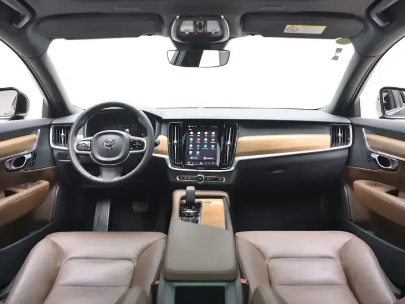2024 Volvo S90 с пробегом 33 100 км