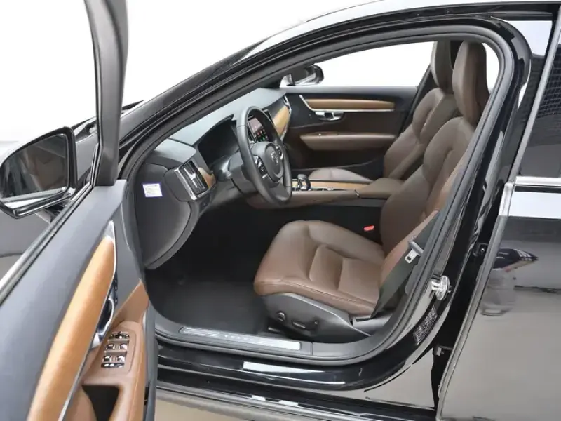 2024 Volvo S90 с пробегом 33 100 км