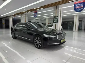 2022 Volvo S90 с пробегом 132 000 км