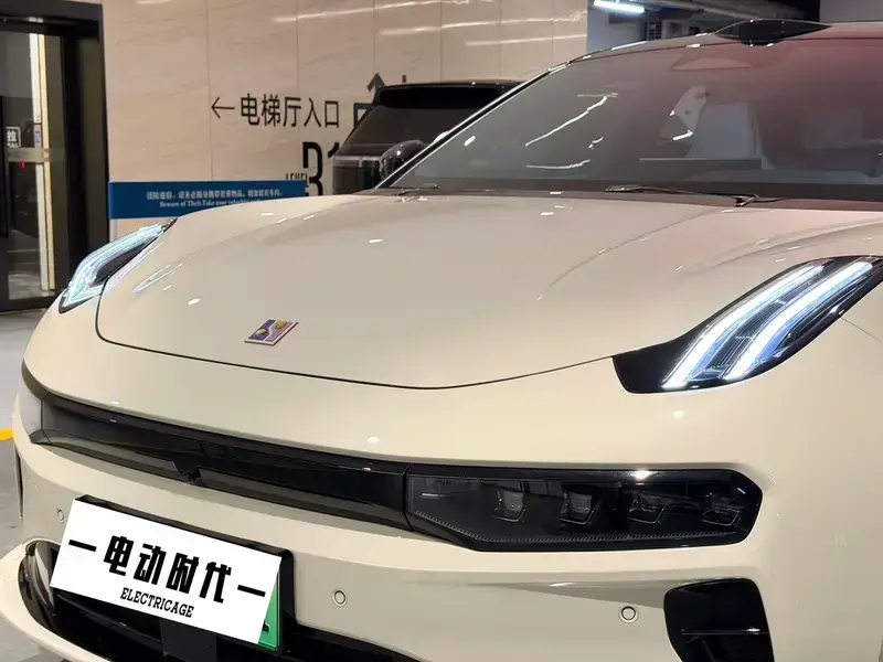 2026 Zeekr 001 с пробегом 32 000 км