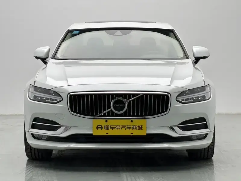2020 Volvo S90 с пробегом 72 400 км