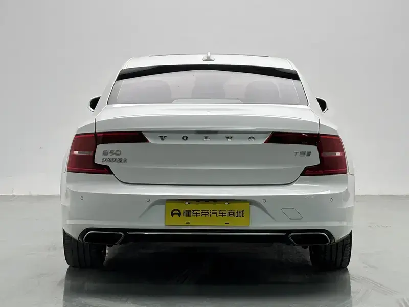 2020 Volvo S90 с пробегом 72 400 км