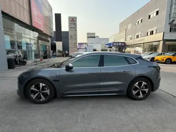 2023 Zeekr 001 с пробегом 123 000 км
