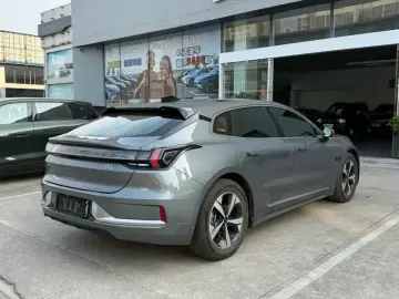 2023 Zeekr 001 с пробегом 123 000 км