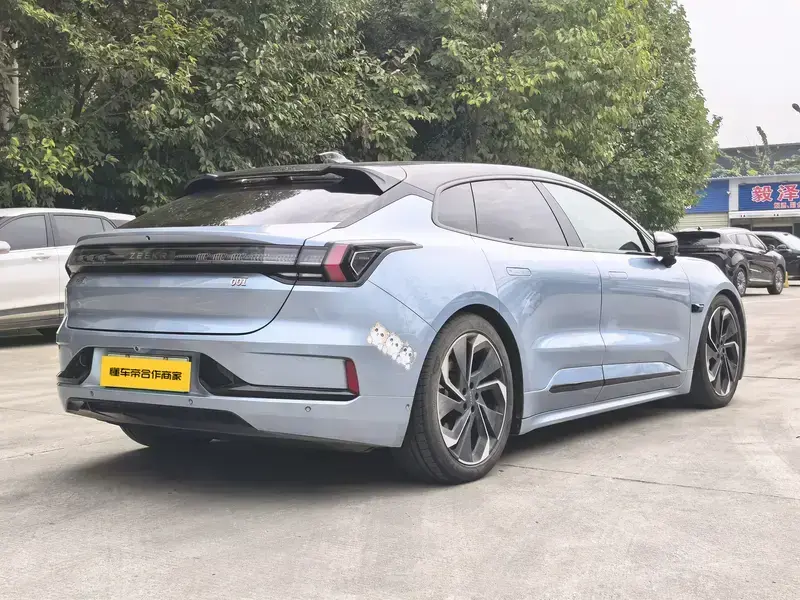 2022 Zeekr 001 с пробегом 61 000 км