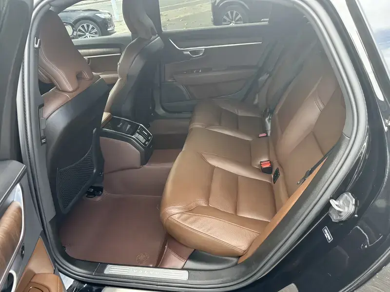 2023 Volvo S90 с пробегом 52 000 км