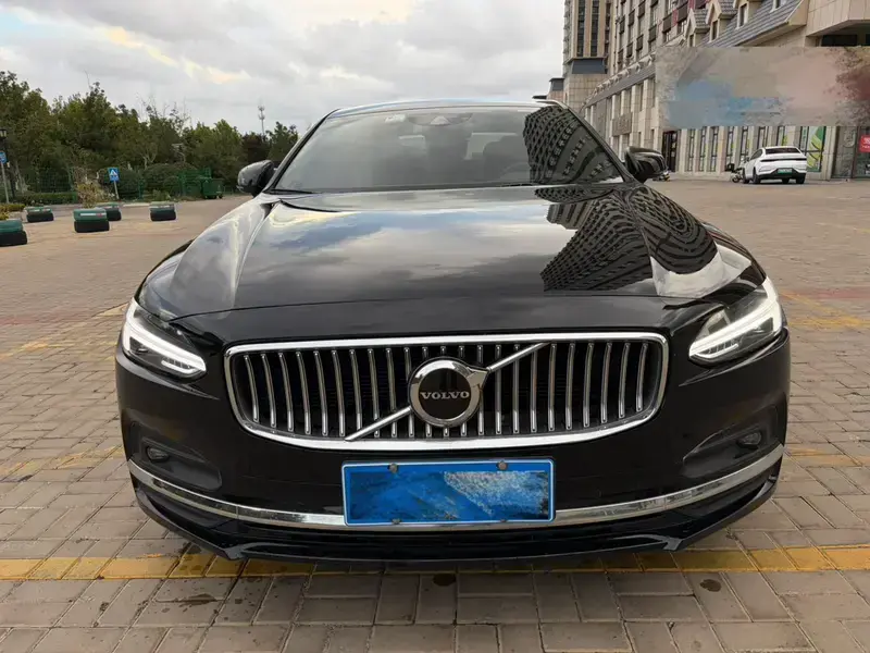 2021 Volvo S90 с пробегом 85 000 км