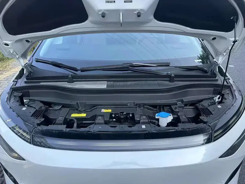 2024 Xpeng X9 с пробегом 31 000 км