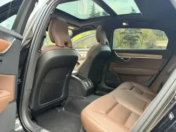 2021 Volvo S90 с пробегом 85 000 км