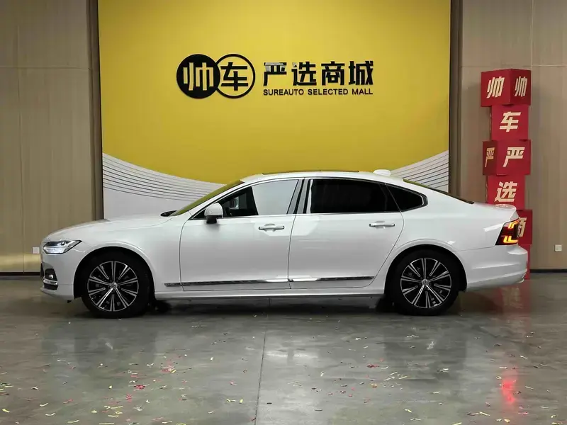 2021 Volvo S90 с пробегом 46 500 км