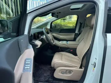 2024 Xpeng X9 с пробегом 31 000 км