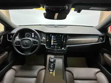 2021 Volvo S90 с пробегом 46 500 км