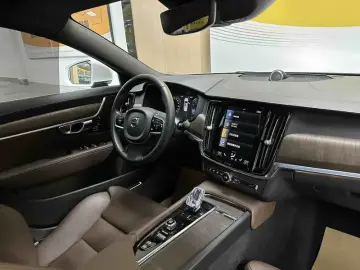 2021 Volvo S90 с пробегом 46 500 км